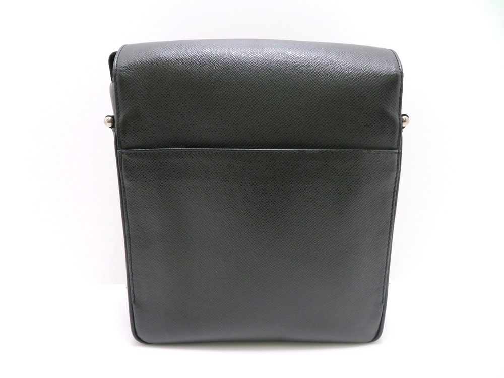 Louis Vuitton Yaranga Shoulder Taiga Bag Ardoise Black